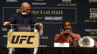 "Я не на пенсии": Джон Джонс готовится к турниру UFC в Белом доме