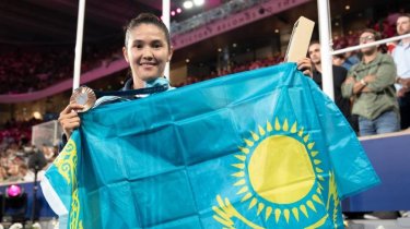 Назым Кызайбай проиграла в финале исторического ЧМ-2025 по боксу