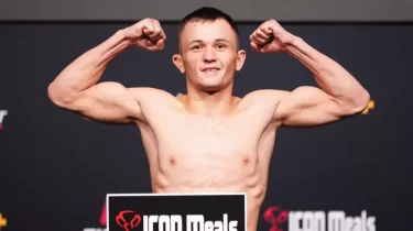 UFC официально объявил бой казахстанца против Топурии