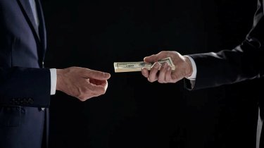Сотни миллионов на премии: В Казахстанском спорте разгорается скандал