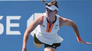 Елена Рыбакина доминирует на подаче