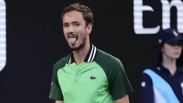 Экс-первая ракетка мира в финале Almaty Open: Медведев снова в игре