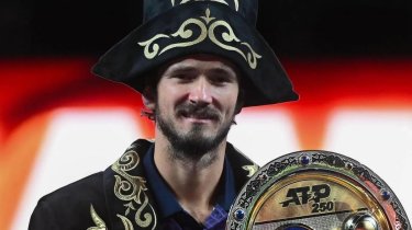 Медведев выиграл первый титул за два года — в Алматы