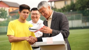 Кайрат Боранбаев раскрыл детали трансфера Дастана Сатпаева в «Челси»