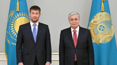Президент Токаев вручил высокую награду Шавкату Рахмонову