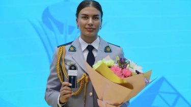 Казахстанская чемпионка мира по боксу стала лейтенантом армии