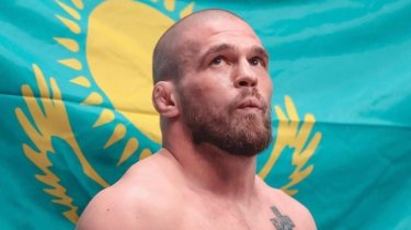 Казахстанский боец отказался представлять российский флаг