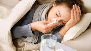 Названы три ошибки при лечении простуды