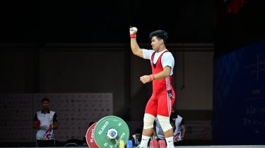 Штангист Нуржан Жумабай поставил рекорд и выиграл юношеские Азиатские игры