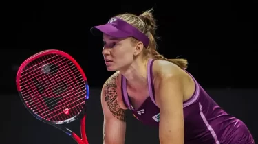 Определилась соперница Елены Рыбакиной в полуфинале WTA Finals