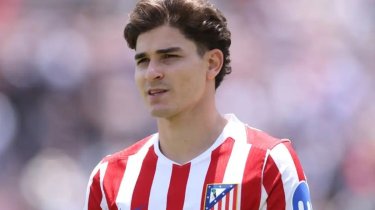 Хулиан Альварес прокомментировал слухи о "Барселоне" и "ПСЖ"