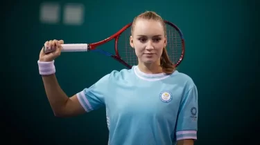 Рыбакина объяснила отказ от совместного фото с главой WTA