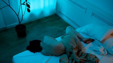 Почему смартфон перед сном приносит вред