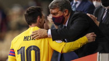 «Барселона» собирается установить памятник Месси у стадиона