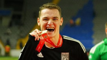 «Игрок рад переезду»: В «Хартсе» раскрыли детали трансфера Чеснокова