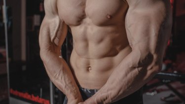 Названы лучшие упражнений для пресса с фитнес-лентой