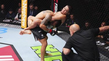 Казах из UFC Алмабаев готов провести два боя за две недели