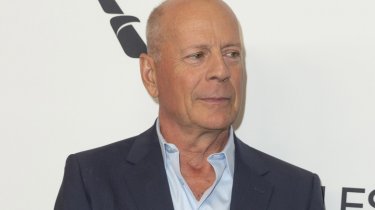 Жена Брюса Уиллиса пожертвует мозг актера ученым