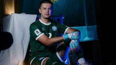 Вратарь «Астаны» стал владельцем скакуна и сразу нашел ему применение