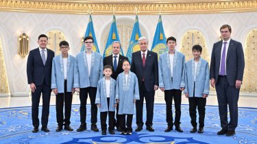 Токаев встретился с призерами чемпионатов мира по шахматам