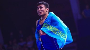 Казахскому чемпиону мира по борьбе подарили квартиру после триумфа