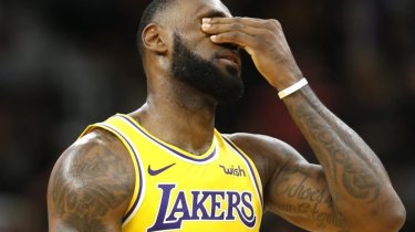 Эхо травмы: Почему Леброн Джеймс набирает так мало очков в сезоне-2025/26