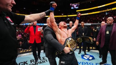 «Сезон реваншей открыт»: Петр Ян разбил Мераба Двалишвили и вернул пояс UFC