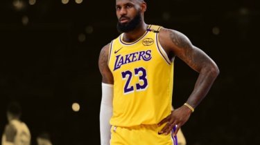 Провальный сезон Леброна: почему Король Джеймс буксует