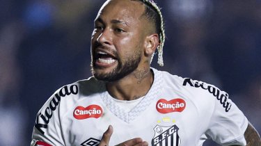 Неймар ложится под нож: Игрок раскрыл свое тяжелое состояние