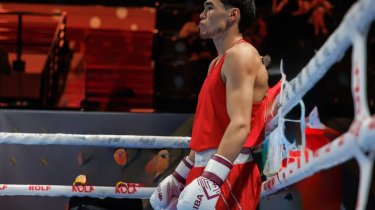 Боксер Сабыржан Аккалыков вышел в финал Чемпионата мира без боя