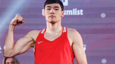 «Ограбление» или чистый класс? Аккалыков уступил золото россиянину при странном судействе