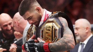 Чемпиона UFC обвиняют в домашнем насилии