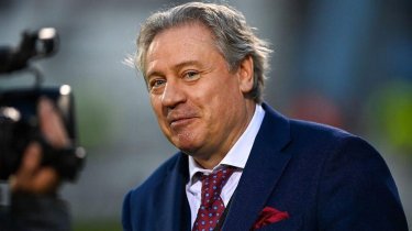 Почему легенду «Манчестер Юнайтед» возмутили поля в Казахстане