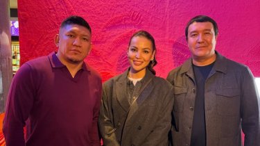 Куат Хамитов нашел новую «цель»? Фото бойца с Асель Сагатовой обсуждает Казнет