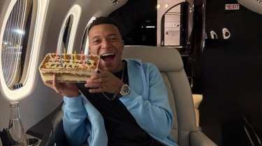 Мбаппе прилетел в Марокко поддержать Хакими на Кубке Африки-2025