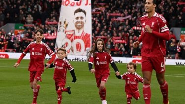 «Ливерпуль» трогательно почтил память Диогу Жоты вместе с его детьми