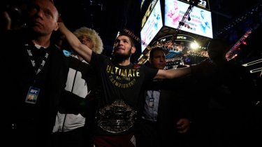 Хабиб Нурмамедов попросил долю с продажи своего автографа