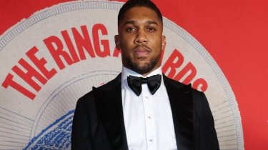 Кличко и Усик поддержали Джошуа: боксерский мир скорбит по погибшим тренерам