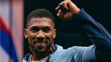 Энтони Джошуа выписали из больницы после ДТП