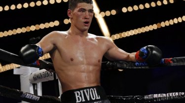 Дмитрий Бивол возвращается: Почему чемпион выбрал «разминочный» бой