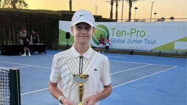 Казахский юниор выиграл турнир в Дубае: разгром в финале и путь к топ-100