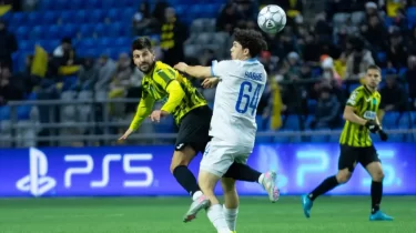 «Борат» на трибунах в Астане: фанатов «Брюгге» в манкини задержала полиция