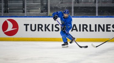 Женская сборная Казахстана по хоккею завоевала серебро в Стамбуле