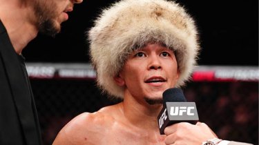 Асу Алмабаев сделал заявление после снятия с главного боя в UFC