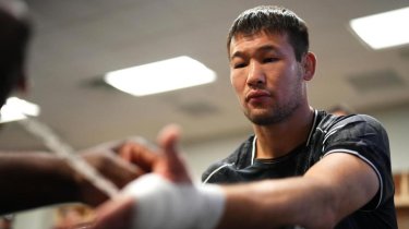 Выглядел пугающе: Шавкат Рахмонов шокировал видом представителя UFC