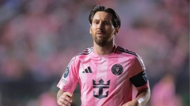 Лионель Месси забил и отдал ассист в ворота «Барселоны» в драматичном матче