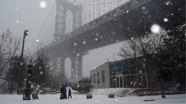 Штормовой понедельник: Казахстан накрыло «температурными качелями» и ураганным ветром