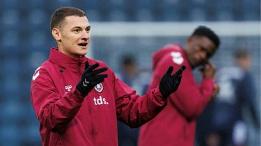 Тренер «Хартса» объяснил отсутствие Ислама Чеснокова в составе