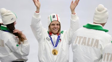 Итальянка стала первой женщиной с медалями шести зимних Олимпиад