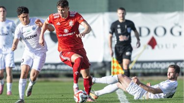 В «Актобе» насчитали сразу восемь левшей